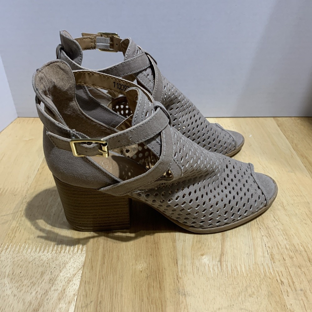 Charlotte Russe Boots Womens‎ 7.5Peep Toe Zip Bootie Faux Leather Heels